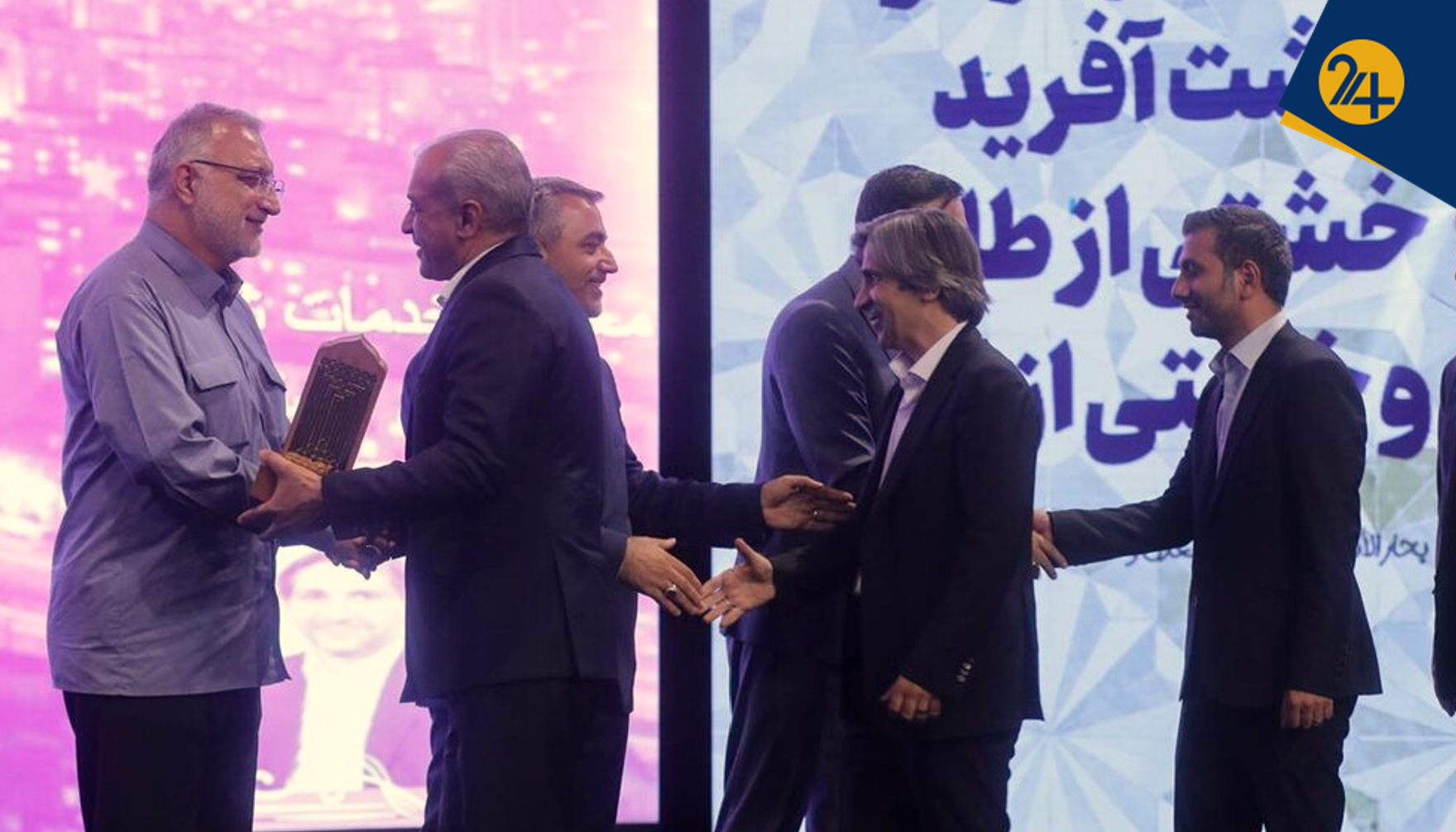 معاونت خدمات شهری یا معاونت تبلیغات؟ | پشت پرده برگزاری جشنواره «خشت بهشت» از جیب شهروندان پایتخت معاونت خدمات شهری یا معاونت تبلیغات؟ | پشت پرده برگزاری جشنواره «خشت بهشت» از جیب شهروندان پایتخت