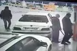 لحظه باورنکردنی سرقت پژو پارس در پمپ بنزین! فیلم