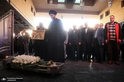 تصاویر تشییع پیکر کامران فانی با حضور چهره‌های برجسته فرهنگ