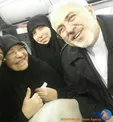 سلفی ظریف با مادر شهید جهاد مغنیه