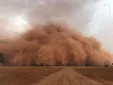 طوفان شن با سرعت ۱۰۴ کیلومتر بر ساعت سیستان را درهم نوردید +فیلم