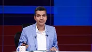 ببینید| عادل فردوسی‌پور دست وزیر ارشاد را بوسید