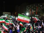 زنان بدون حجاب در تجمع شبانه تذکر حجاب گرفتند! + عکس