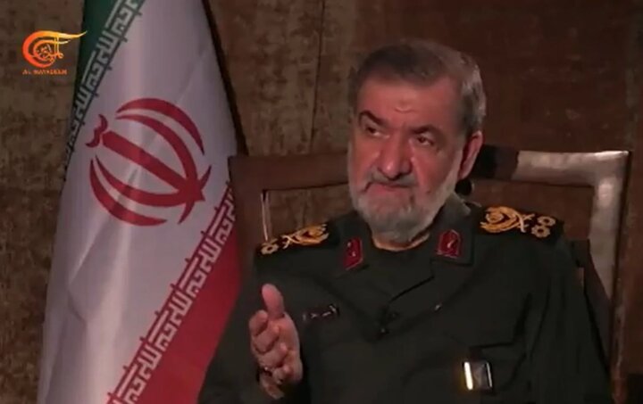 محسن رضایی: پاسخ ایران به حملات زیرساختی، تصاعدی و شدید است محسن رضایی: پاسخ ایران به حملات زیرساختی، تصاعدی و شدید است