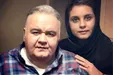 ببینید| اشک‌های دختر اکبر عبدی در مراسم تشییع پدرش