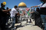 به آتش کشیدن تصاویر مقامات امارات در فلسطین