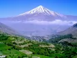 دو پلاک کوه دماوند همچنان وقف هستند