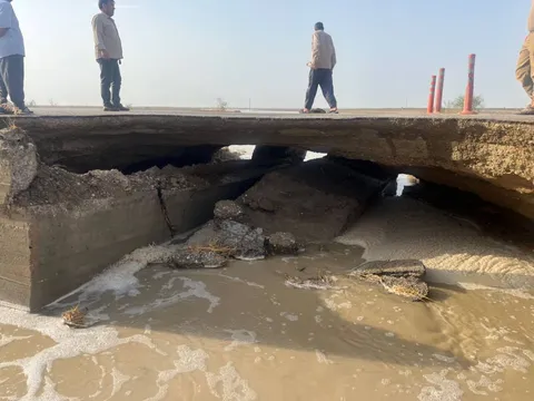 سیلاب ۲ محور در استان گلستان را مسدود کرد