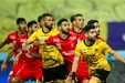 در فوتبال ایران چه خبر است؟/ بررسی احتمالات قهرمانی پرسپولیس و سپاهان