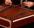 نوازندگی دلنشین یک خانم روشندل +فیلم