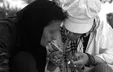 دخترانی که به بهانه سفیدی پوست شیشه می‌کشند!