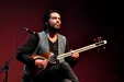 نوازندگی علی قمصری بر سر مزار استاد شجریان +فیلم