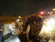 ببینید| انحراف مرگبار خودرو در اتوبان تهران - قم | سوختن راننده میان شعله‌های آتش (۱۸+)