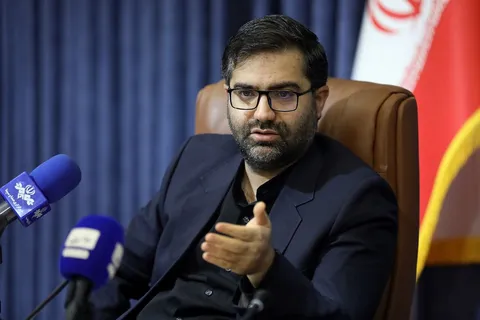 نظرسنجی توئیتری سقاب‌اصفهانی برای بنزین