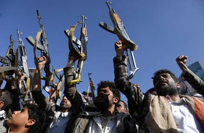 وال استریت ژورنال به نقل از منابع آگاه: ایران به وسیله زیردریایی برای حوثی‌های یمن سلاح می‌فرستد