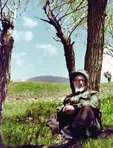 عکس دیده نشده از آیت الله طالقانی با لباسی متفاوت!