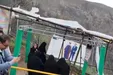 ببینید| حضور خانواده ابراهیم رئیسی در محل سقوط بالگرد