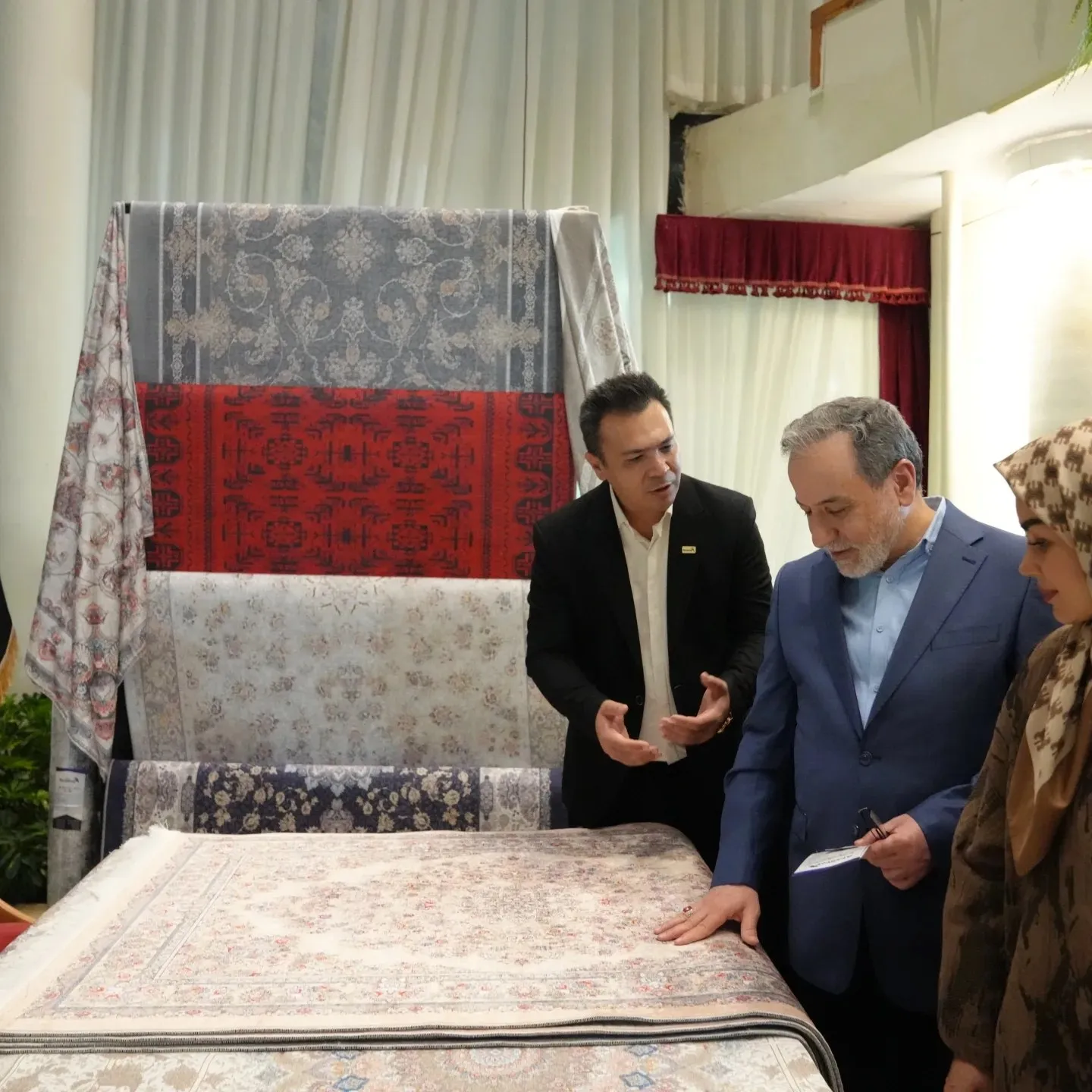 نمایشگاه بانوان دیپلماتیک نمایشگاه بانوان دیپلماتیک