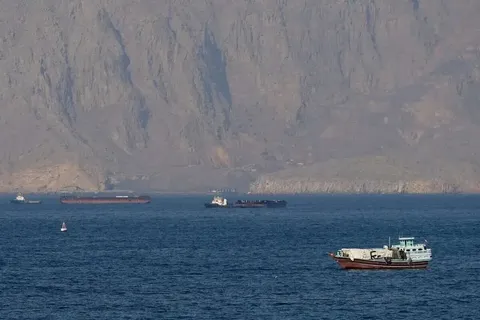  بازگشت نفتکش اماراتی پس از دریافت هشدار در تنگه هرمز