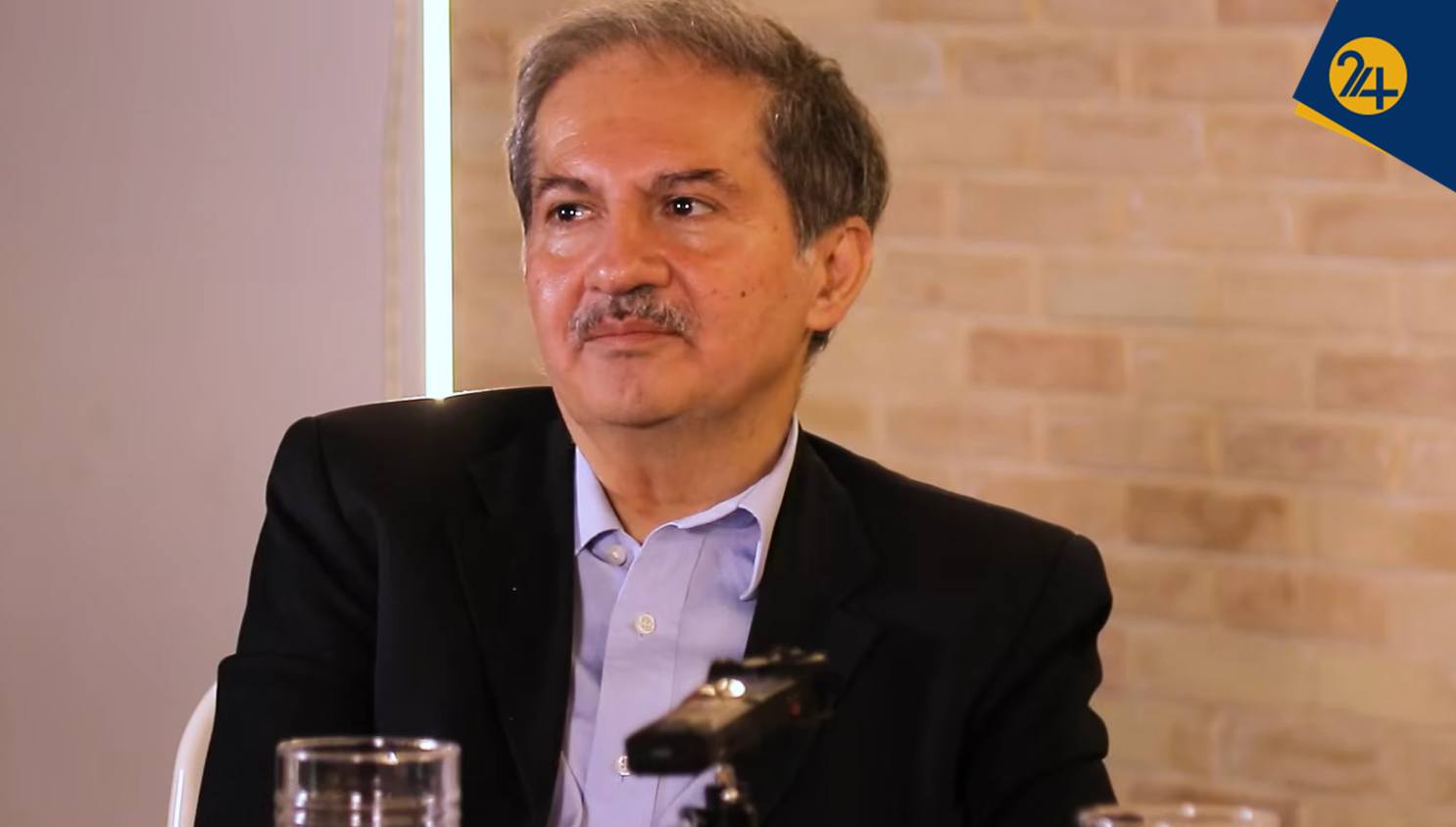 جهانگیر معینی استاد اندیشه سیاسی دانشگاه تهران جهانگیر معینی استاد اندیشه سیاسی دانشگاه تهران