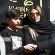 همسر و پسر خشایار الوند در مراسم تشییع +عکس