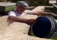تهیه آب آشامیدنی در شرایط بحران/ مردم شادگان آب کولر می‌ خورند! +فیلم