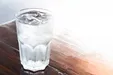 چرا آب خنک بیشتر از آب گرم میچسبه؟