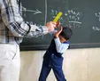 کتک زدن یک دانش‌آموز در یکی از مدارس اراک/ آموزش و پرورش: در حال پیگیری است