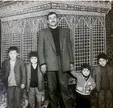 علی دایی در کنار پدر و برادرانش +عکس