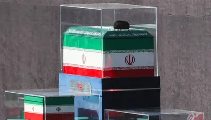 حاشیه‌های مراسم وداع با رهبر شهید ؛ از شعار خونخواهی تا درخواست کشتن ترامپ