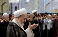 ببینید| نسبت خانوادگی حسن روحانی با مرجعی که نماز میت را بر پیکر رهبری خواند