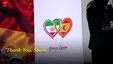 اجرای موزیک مقابل سفارت برای تشکر از همبستگی مردم اسپانیا با ایران