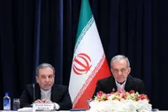 ببینید | شعارهای تند علیه پزشکیان و عراقچی در مراسم تشییع رهبر شهید