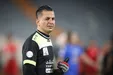شکلک عجیب گلر جنجالی پرسپولیس موقع باخت! +فلم
