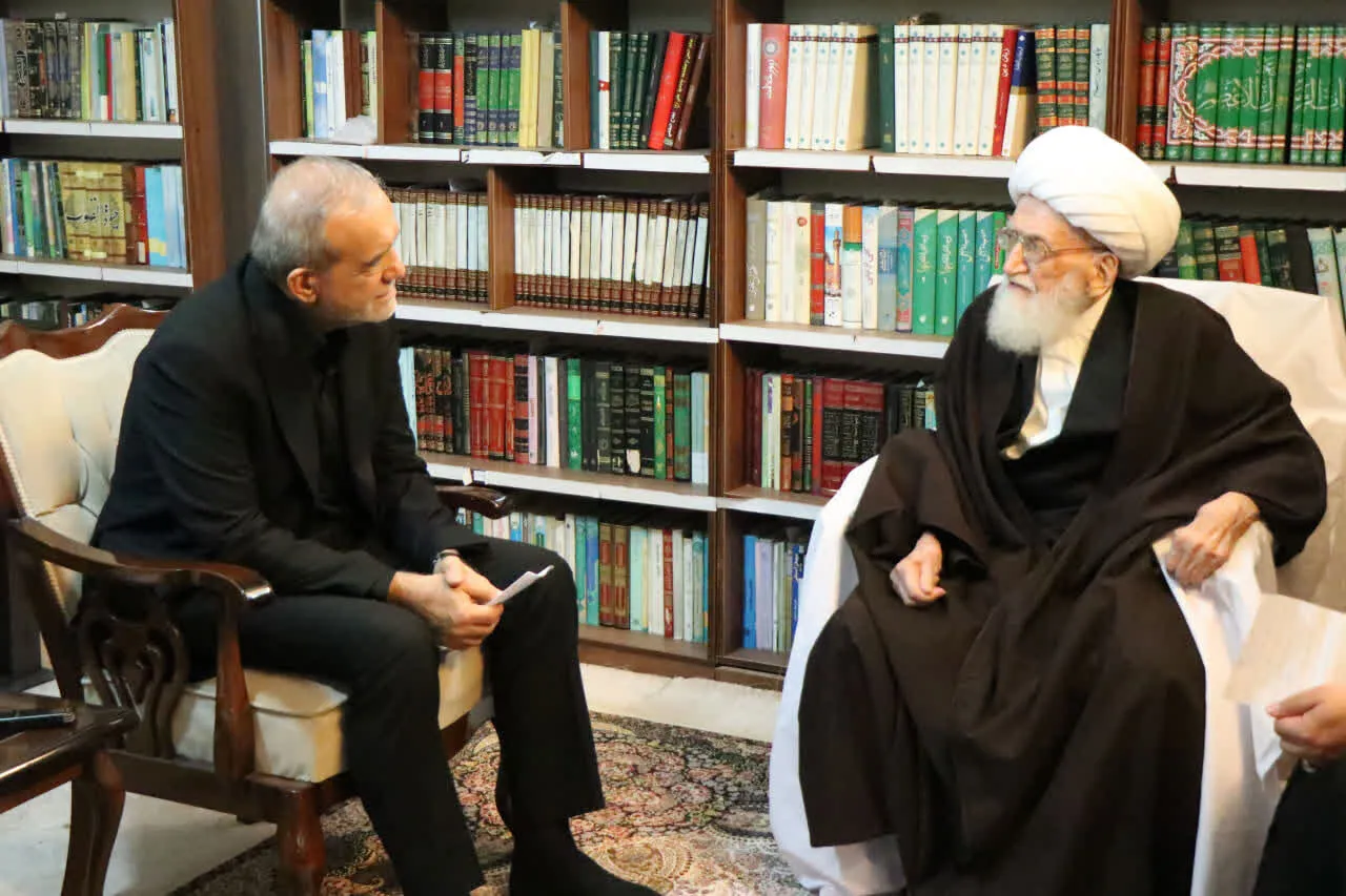 پزشکیان خانوادگی به دیدار آیت الله نوری همدانی رفت
