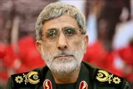 ببینید| حضور سردار قاآنی در صف اقامه نماز بر پیکر رهبر شهید انقلاب