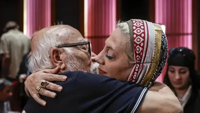تصاویر| مراسم اهدای نشان درجه یک هنری به «علیرضا داوودنژاد»