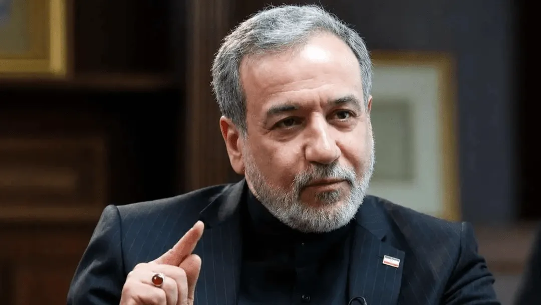 واکنش عراقچی به تناقضات مکرون در خصوص فعالیتهای هستهای ایران واکنش عراقچی به تناقضات مکرون در خصوص فعالیتهای هستهای ایران
