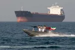 سپاه: مورد اصابت قرار گرفتن و آتش‌سوزی کشتی غول‌پیکر در تنگه هرمز| آمریکا مسئول تنش‌هاست