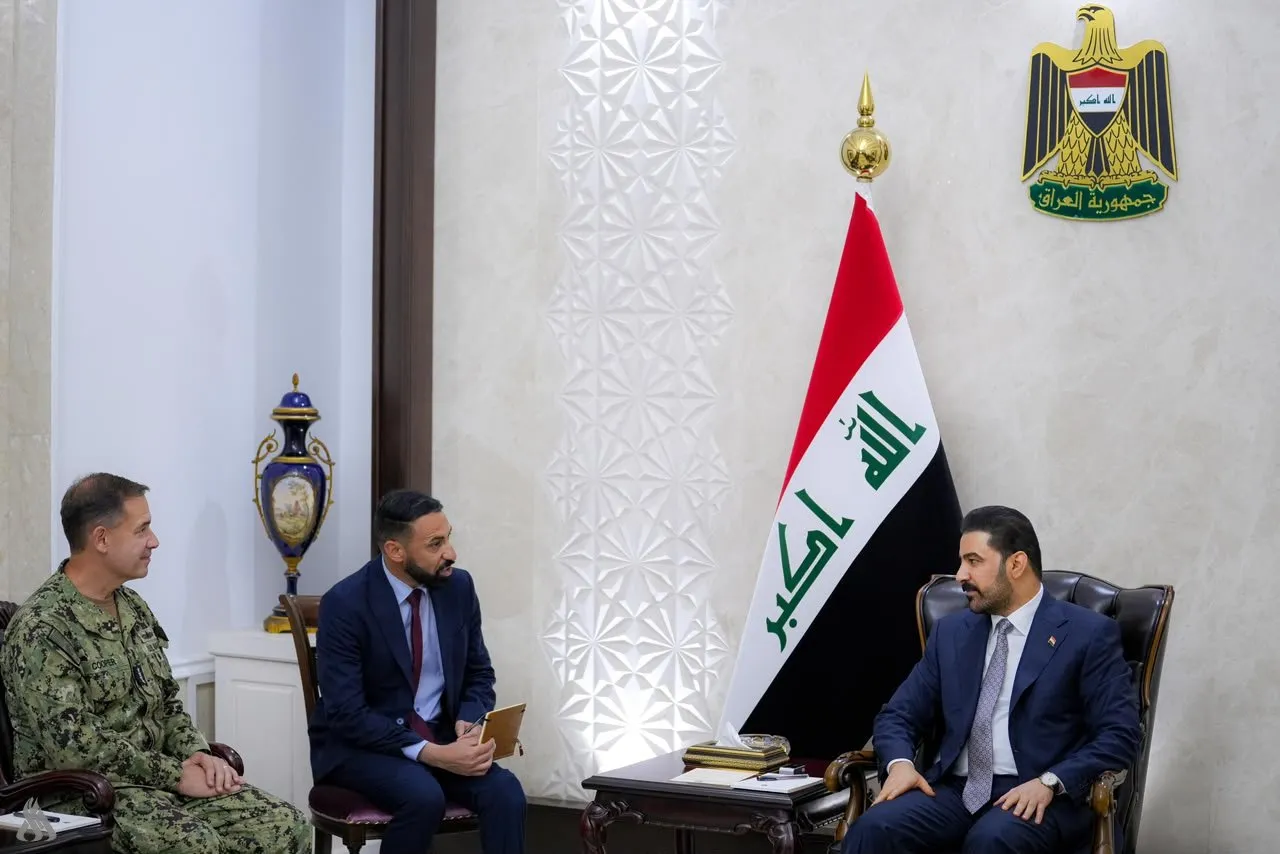دیدار نخستوزیر عراق با فرمانده سنتکام طدیدار نخستوزیر عراق با فرمانده سنتکام