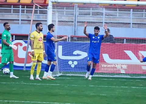 وینگر استقلال به سپاهان پیوست