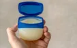 چگونه با وازلین مو‌های زائد بدن را از بین ببریم؟