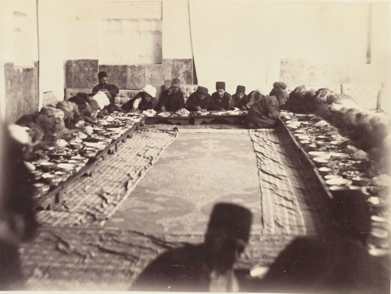 یک مهمانی به صرف ناهار در سنندج؛ ۱۴۰ سال قبل