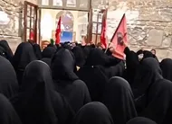 ببینید| شعار تندرو‌ها علیه ظریف، روحانی و یوسف پزشکیان در حرم امام رضا