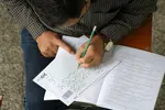 رتبه یک کنکور تجربی تبلیغاتش را همزمان با دو موسسه رقیب آغاز کرد + عکس