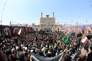 ببینید| درگیری شدید دو هیئت عزاداری در حرم امام رضا