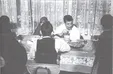 تصویری قدیمی از هاشمی و خانواده سر میز صبحانه (عکس)