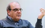 انتقاد تند یک فعال رسانه‌ای به عباس عبدی؛  تحلیلگر دیروز توجیه‌گر امروز