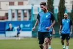اندونگ در استقلال می‌ماند؟
