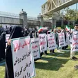 تجمع ضدواکسن‌ها مقابل مجلس +فیلم